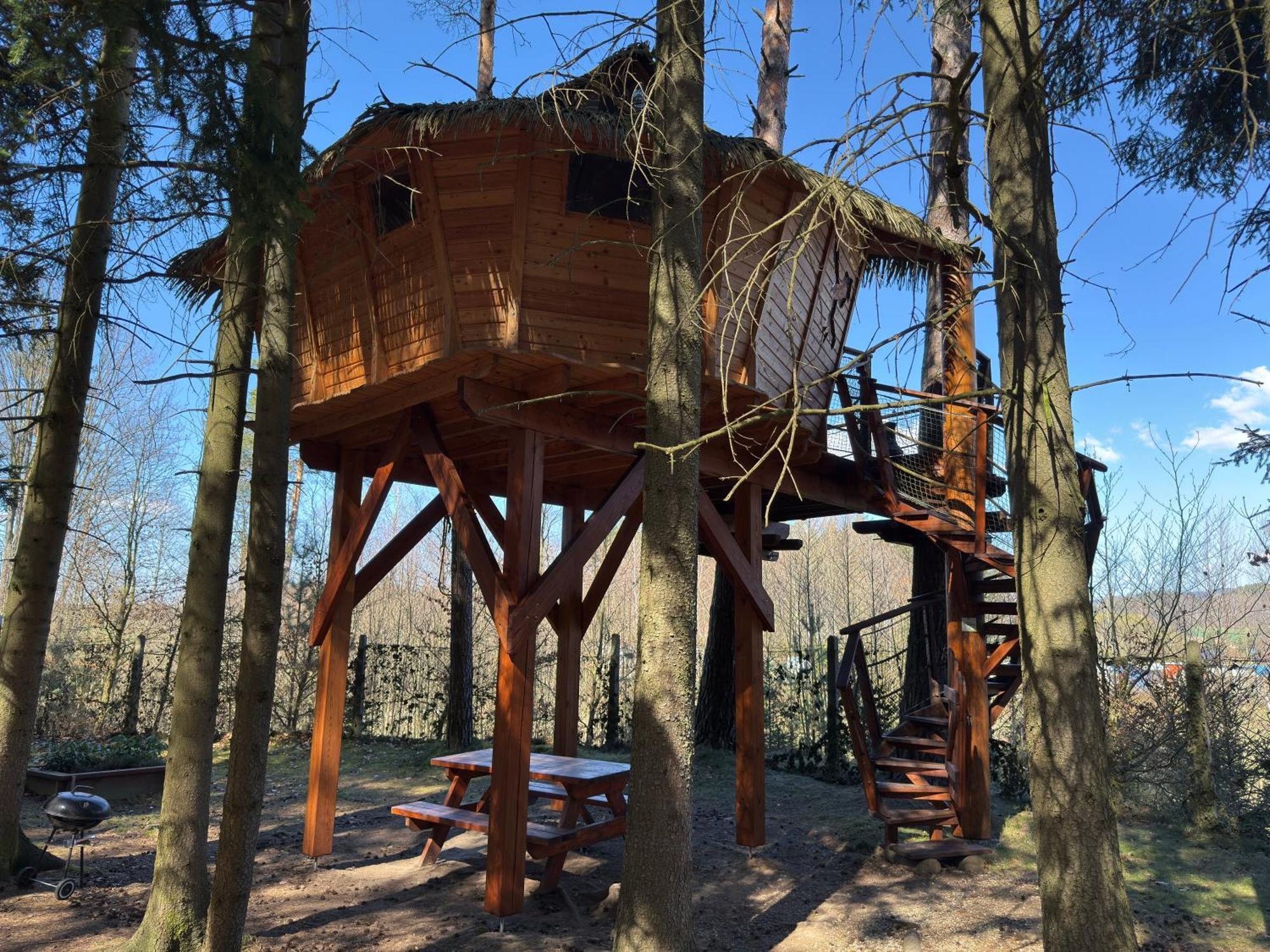 Treehouse U Rybnika Hotell Osecna Exteriör bild